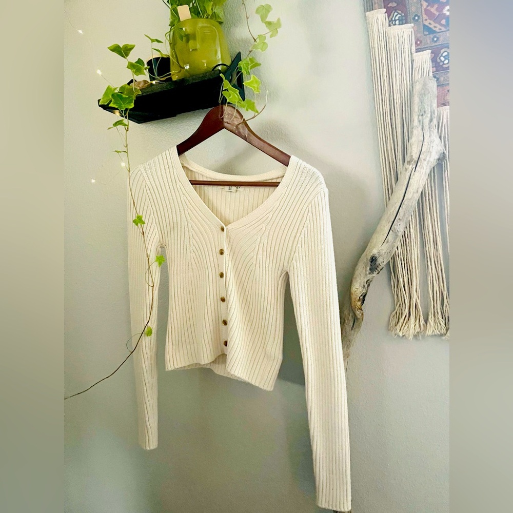 Happily Grey-Cream Button Up Cropped Sweater Size: Small
